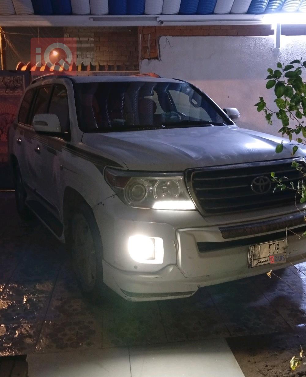 تۆیۆتا لاند کروزەر